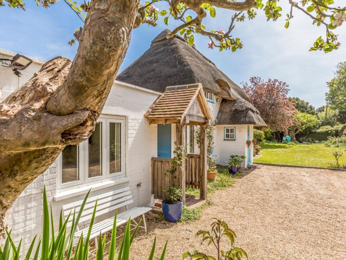 Pass The Keys Charming Apartment Attached To Thatched Cottage Чичестер Экстерьер фото
