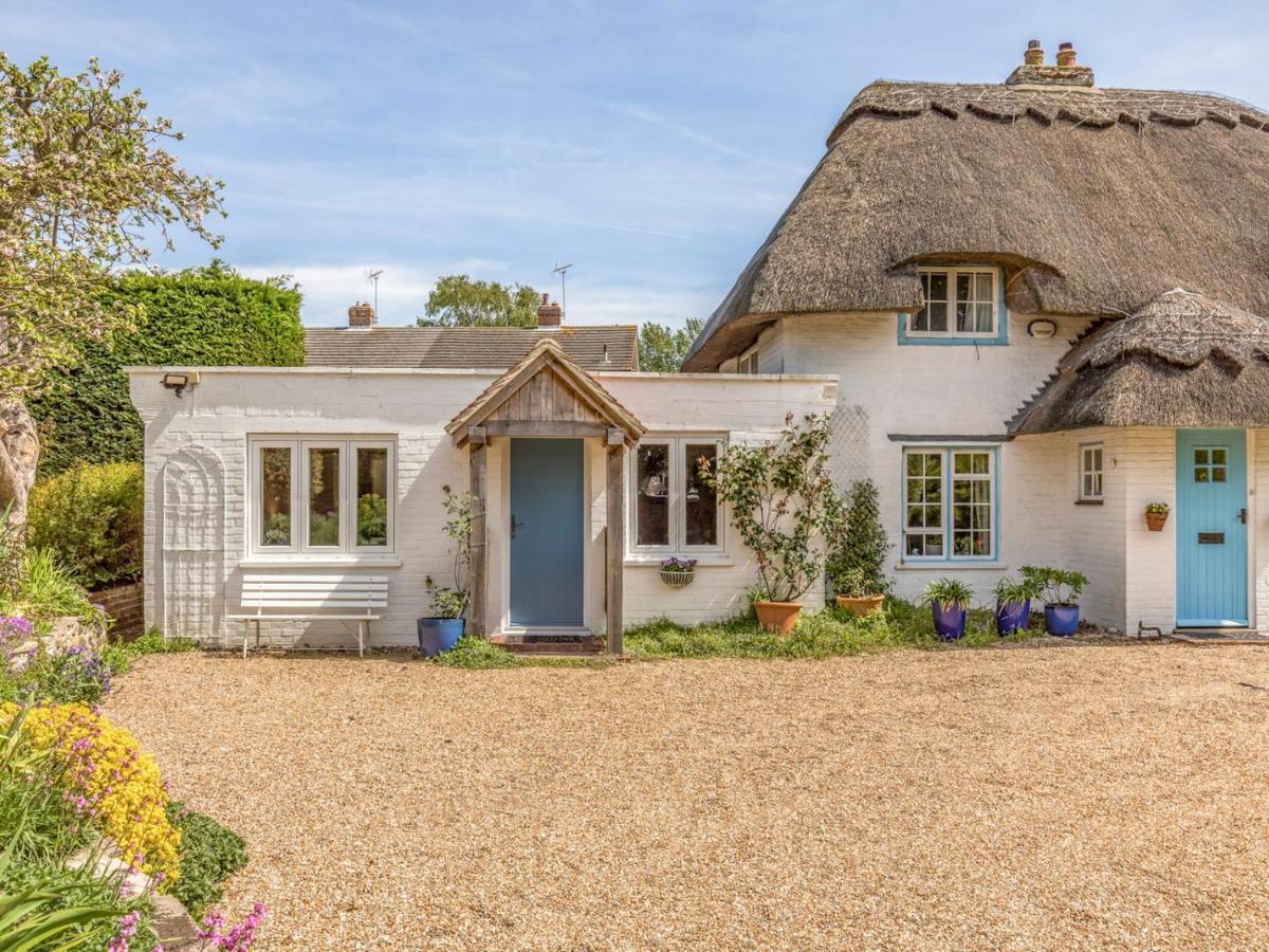 Pass The Keys Charming Apartment Attached To Thatched Cottage Чичестер Экстерьер фото